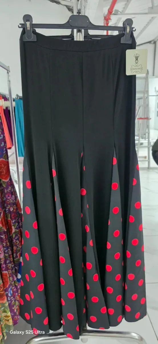 Falda de ensayo con quillas