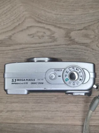 Sony Cyber-Shot W1 Zeiss + Memory Kit