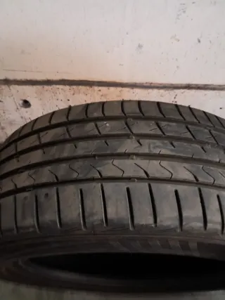 2 Neumáticos Semi Nuevos