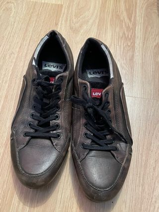 Zapatos Levi's de piel marrones