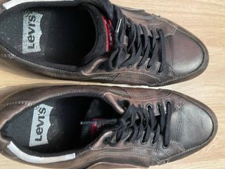 Zapatos Levi's de piel marrones