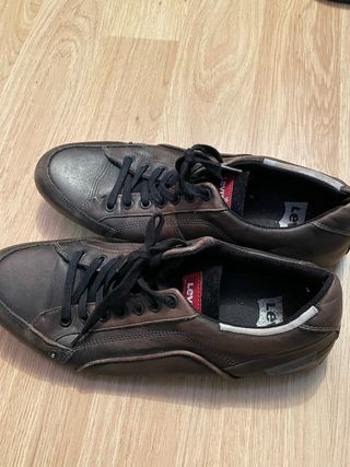 Zapatos Levi's de piel marrones