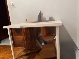 Mesa de estudio blanca