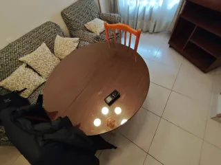 Sofá/Sillón (precios a convenir), más mobiliario