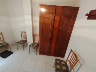 Sofá/Sillón (precios a convenir), más mobiliario