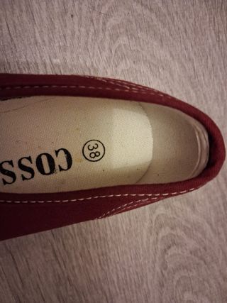 Zapatillas tipo Vans granates talla 38 a estrenar