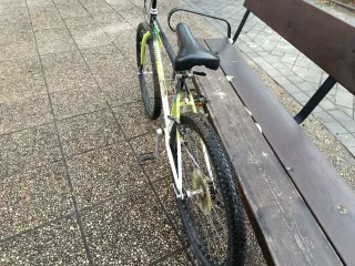 Bicicleta de montaña en buen estado