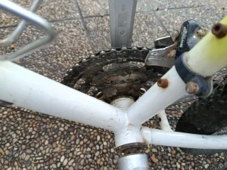 Bicicleta de montaña en buen estado