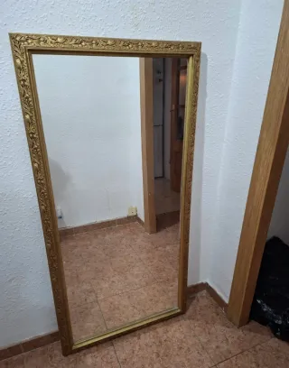 Espejo dorado tipo pan de oro