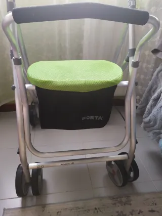 Andador de aluminio plegable