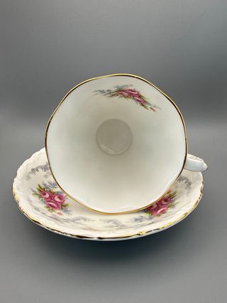 Taza y platillo de té Royal Albert “Tranquillity”