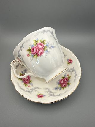 Taza y platillo de té Royal Albert “Tranquillity”