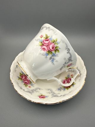 Taza y platillo de té Royal Albert “Tranquillity”