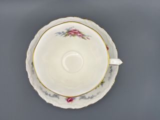 Taza y platillo de té Royal Albert “Tranquillity”