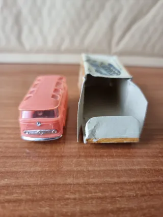 Lote Coche y Autobús Mercedes Anguplas