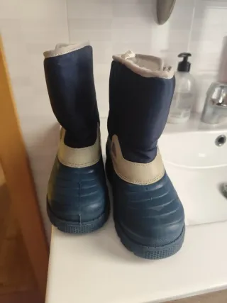 Botas de nieve para niño talla 31 como nuevas.