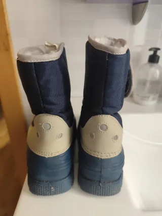 Botas de nieve para niño talla 31 como nuevas.