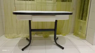 Mesa extensible blanca y negra