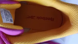 Zapatillas Reebok rosas y amarillas