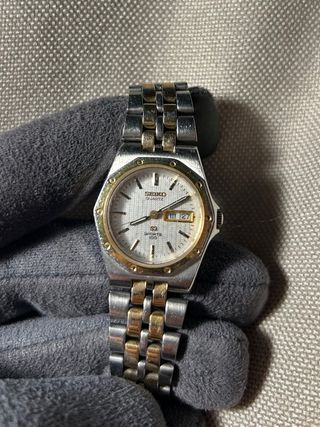 Reloj Seiko Dorado y Plateado