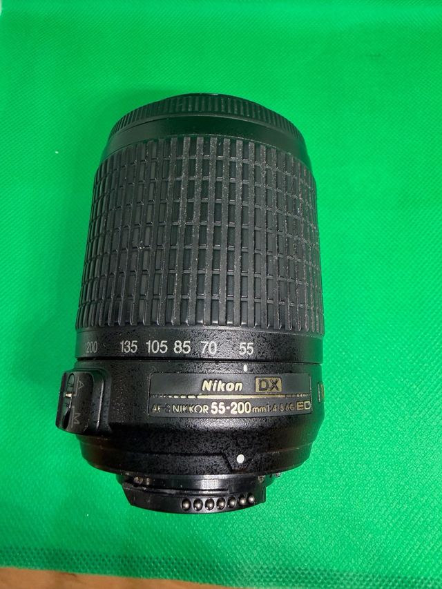 Objetivo Nikon AF-S DX NIKKOR 55-200mm leer bien