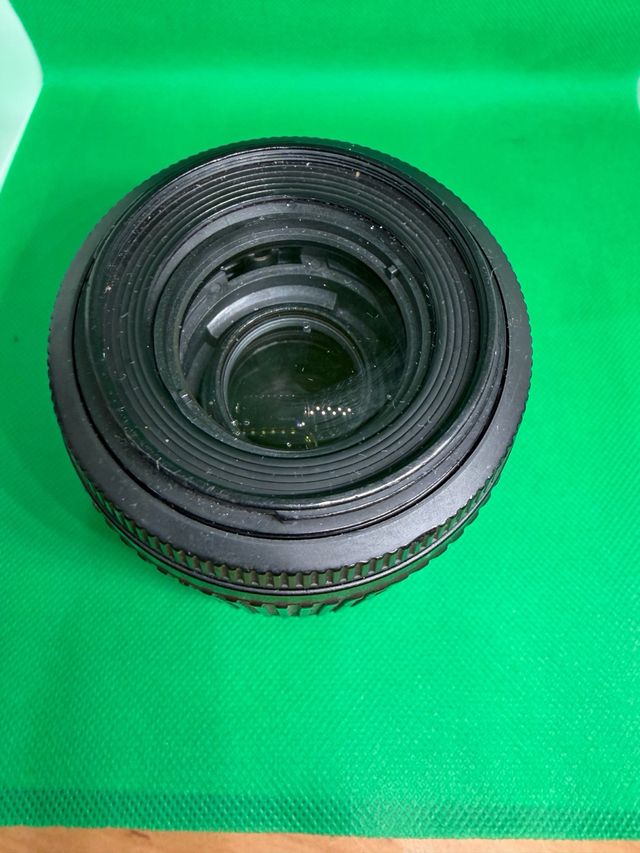 Objetivo Nikon AF-S DX NIKKOR 55-200mm leer bien