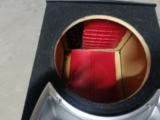 Cajón para subwoofer.DISPONIBLE 29/1