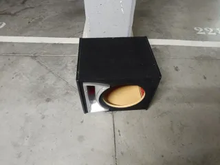 Cajón para subwoofer.DISPONIBLE 29/1