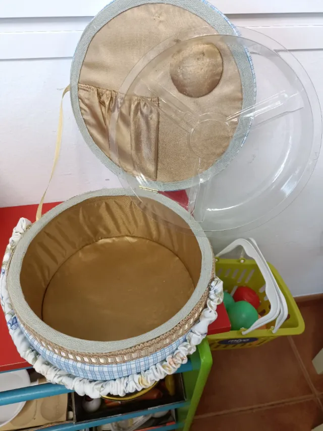 Costurero de tela con asa