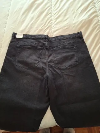 Pantalón vaquero negro Nuevo a estrenar