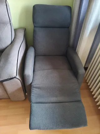 Sofá (más dos sillones de regalo)