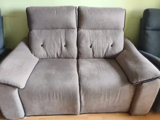 Sofá (más dos sillones de regalo)