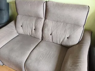 Sofá (más dos sillones de regalo)