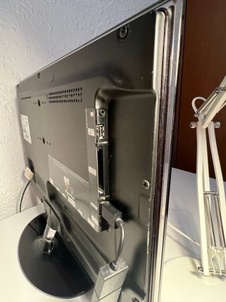 TV Samsung 22 + Fire TV Stick Netflix