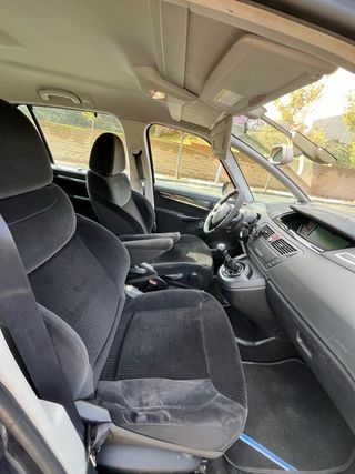 Citroen Grand C4 Picasso 2010