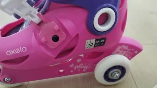 Patines infantiles rosas y morados.