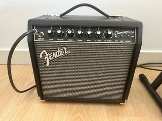 Guitarra Eléctrica Ibanez + Amplificador Fender