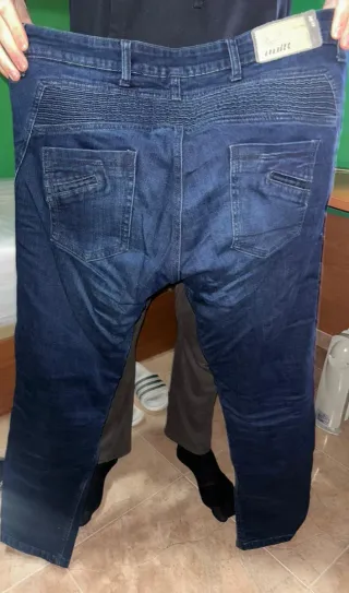 Pantalón moto vaquero con protecciones