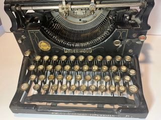 Máquina de escribir Underwood antigua 1917