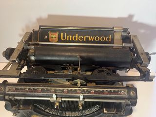 Máquina de escribir Underwood antigua 1917