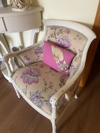 Conjunto entrada: 2 sillones, mesa y espejo