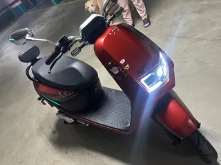 Moto Eléctrica Invicta Scooter Roja