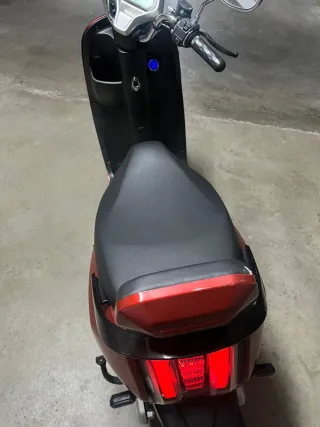 Moto Eléctrica Invicta Scooter Roja