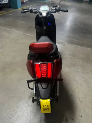 Moto Eléctrica Invicta Scooter Roja