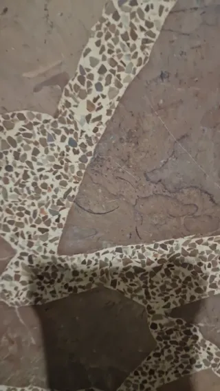 Mesa redonda de mármol exterior