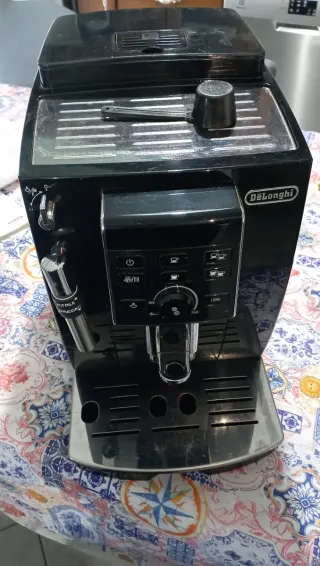 DeLonghi Macchina Caffè Espresso Cappuccinatore