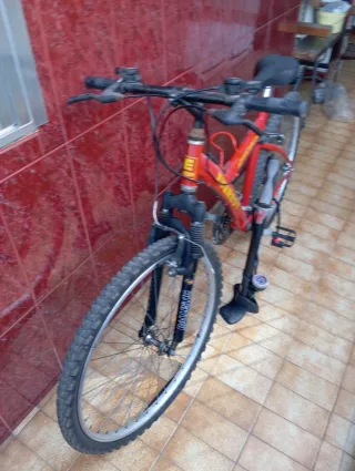 3 Bicicletas de Montaña GT