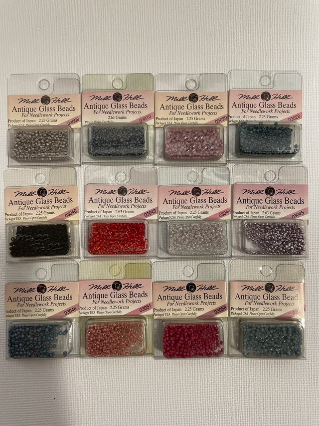 Lote 1.... 12 paquetes abalorios Mill Hill Antique