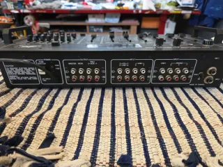 Mesa de mezclas Disco con ecualizador y eco