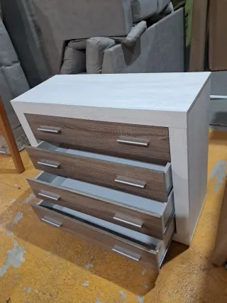 Cómoda bicolor de madera nueva